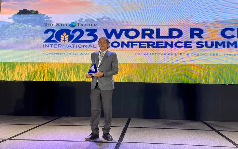 Ông Hồ Quang Cua nhận giải Gạo ngon nhất thế giới năm 2023